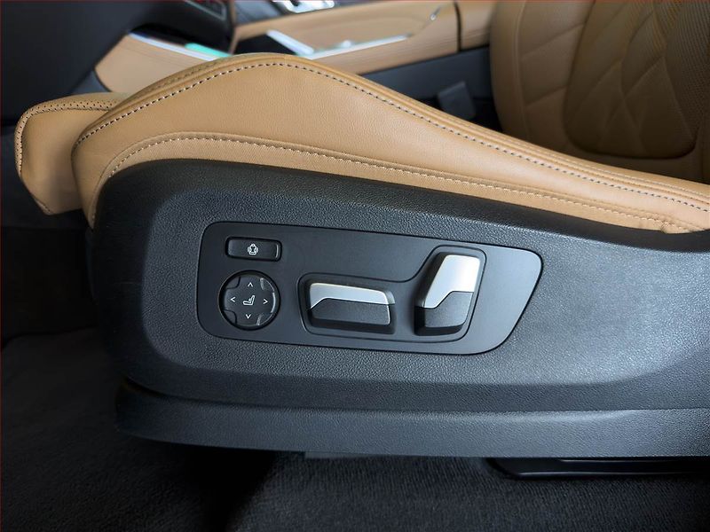 BMW X5 (2024) xDrive30d - fotka 15 z 20