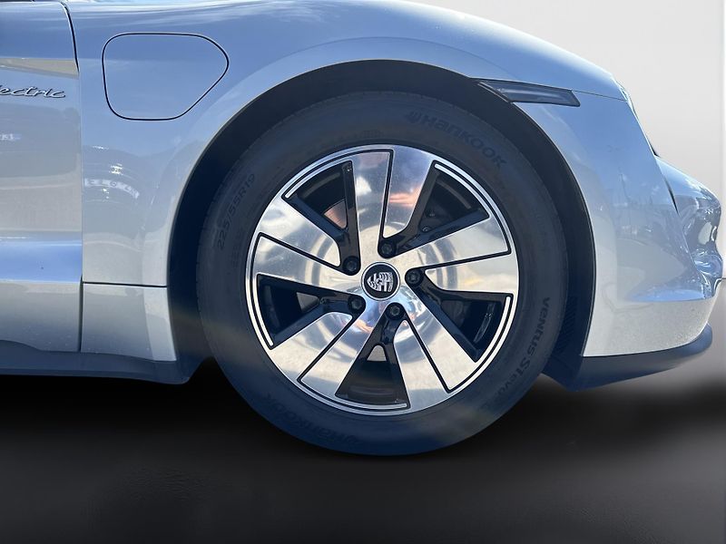 Porsche Taycan Sport Turismo - fotka 14 z 30