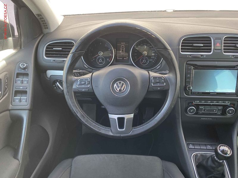Volkswagen Golf (2012) 1.4 TSi, Highline, bixen - fotka 11 z 17