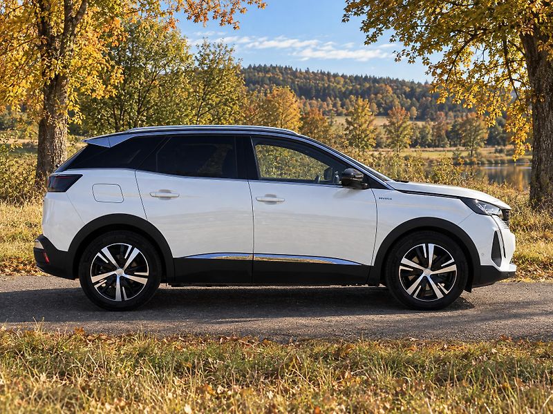 Peugeot 3008 GT 1,6 PureTech 133kW Automat - fotka 7 z 32