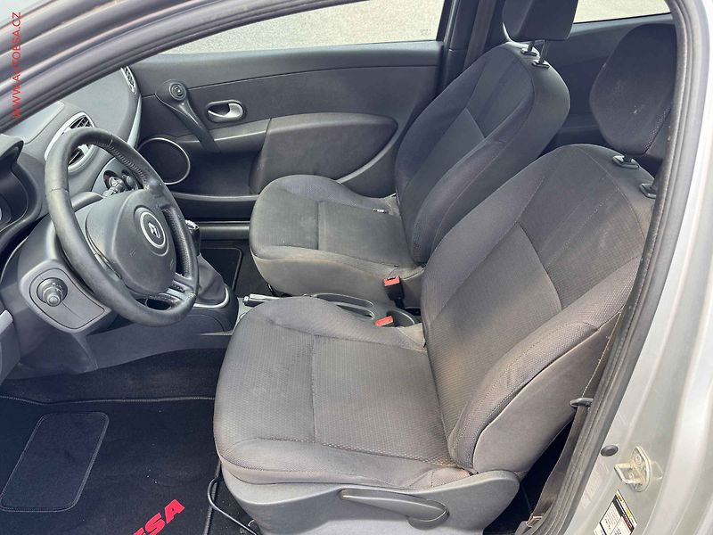 Renault Clio (2007) 1.2i, AC - fotka 9 z 12
