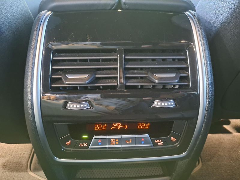 BMW X7 xDrive 40d Individuál - fotka 14 z 31
