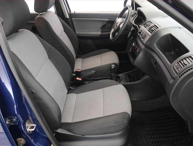 Škoda Fabia (2014) 1.2 12V, nová STK, rezervace - fotka 9 z 13