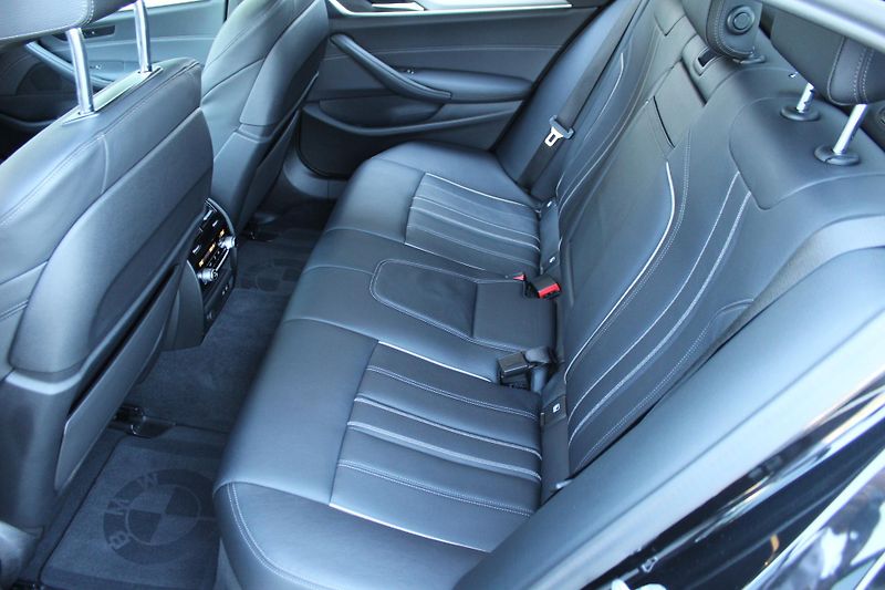 BMW Řada 5 520d - fotka 20 z 25