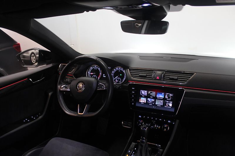 Škoda Superb (2017) 2.0TDI DSG Sport-Line Tažné - fotka 35 z 39
