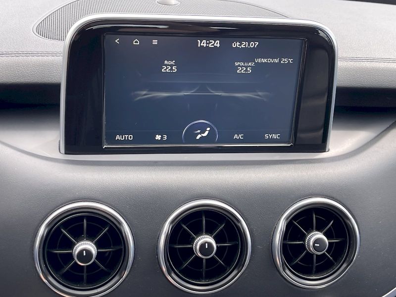 Kia Stinger (2017) 3.3 GT 272 kW 4x4 Automat - fotka 18 z 33