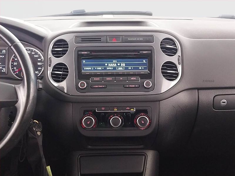 Volkswagen Tiguan (2011) 1.4 TSI, Serv.kniha, Xenony - fotka 12 z 17