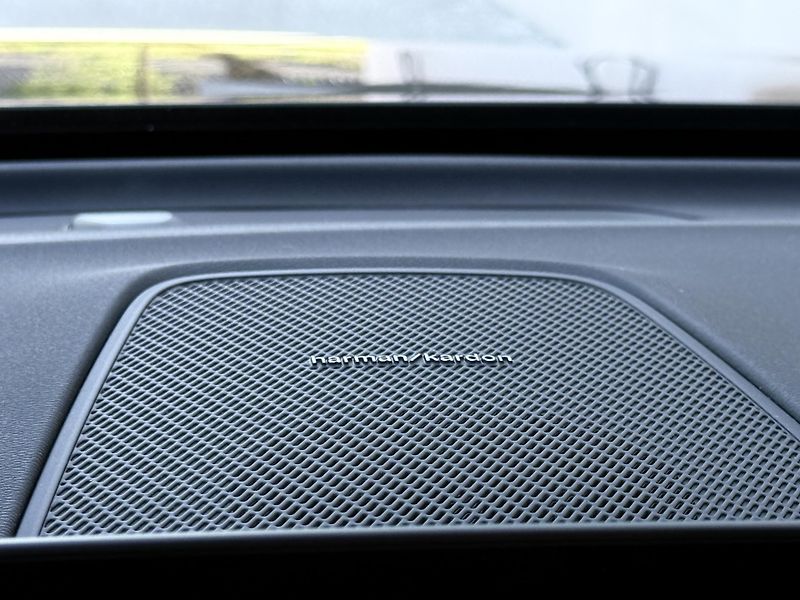 Volvo XC60 B5 AWD PLUS DARK // REZERVACE  - fotka 39 z 47