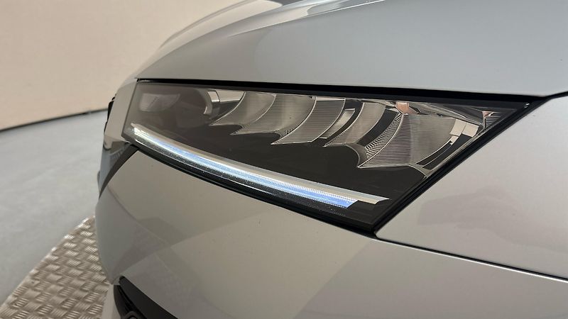 Škoda Octavia 2.0 TDI DSG Ambition - fotka 18 z 24
