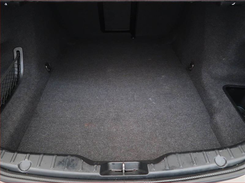 BMW Řada 5 (2016) 520d xDrive, 4X4, Automat - fotka 14 z 20