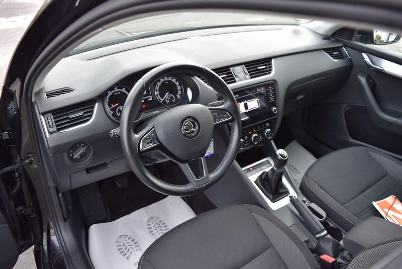 Škoda Octavia (2018) 1.4TSI 110kw AMBITION NAVI APP - fotka 20 z 47