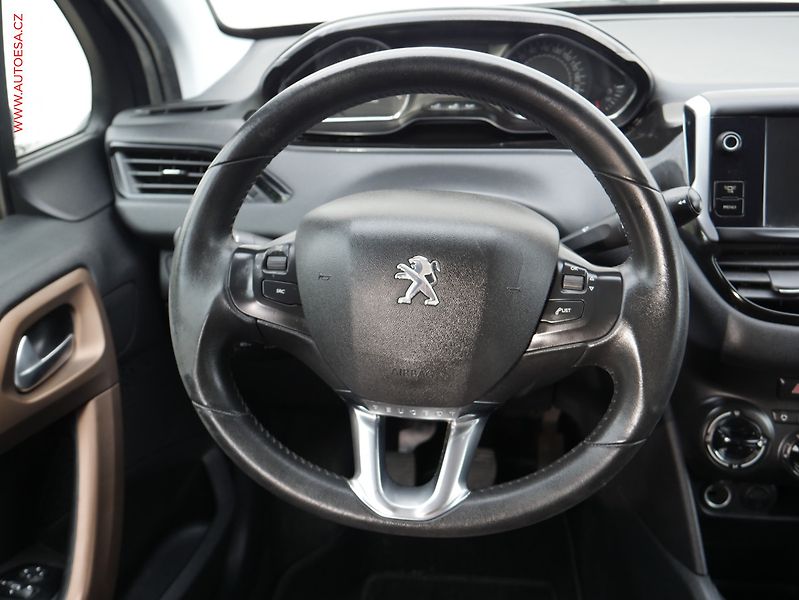 Peugeot 208 (2013) 1.2 VTi, AC, tempo, park - fotka 14 z 15