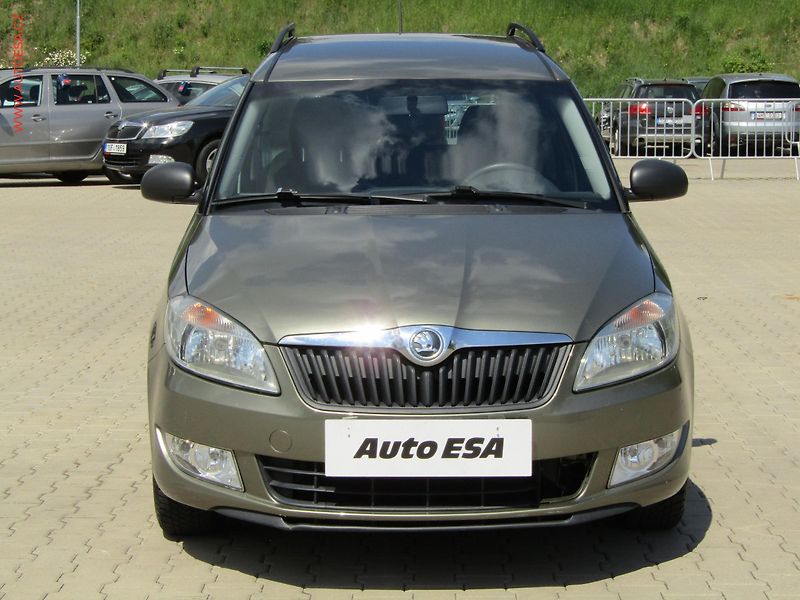 Škoda Roomster (2014) 1.2 TSi, ČR, AC - fotka 2 z 13