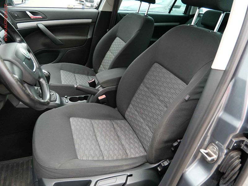 Škoda Octavia (2012) 1.4TSi, 1.maj,ČR, STK7/28 - fotka 9 z 15