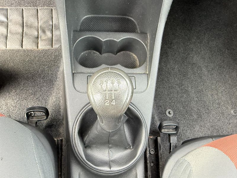 Škoda Fabia 1.2 44kw - fotka 20 z 25
