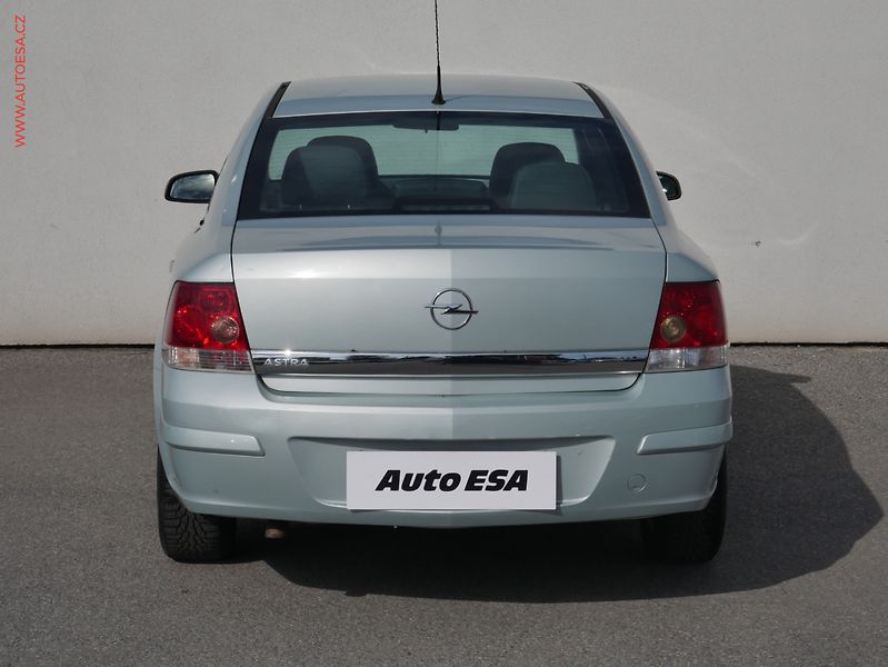Opel Astra (2009) 1.6i, ČR, AT, AC - fotka 5 z 15