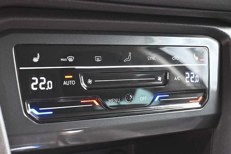 Volkswagen Tiguan (2023) 2.0 4MOTION LED DSG Life ACC T - fotka 25 z 37