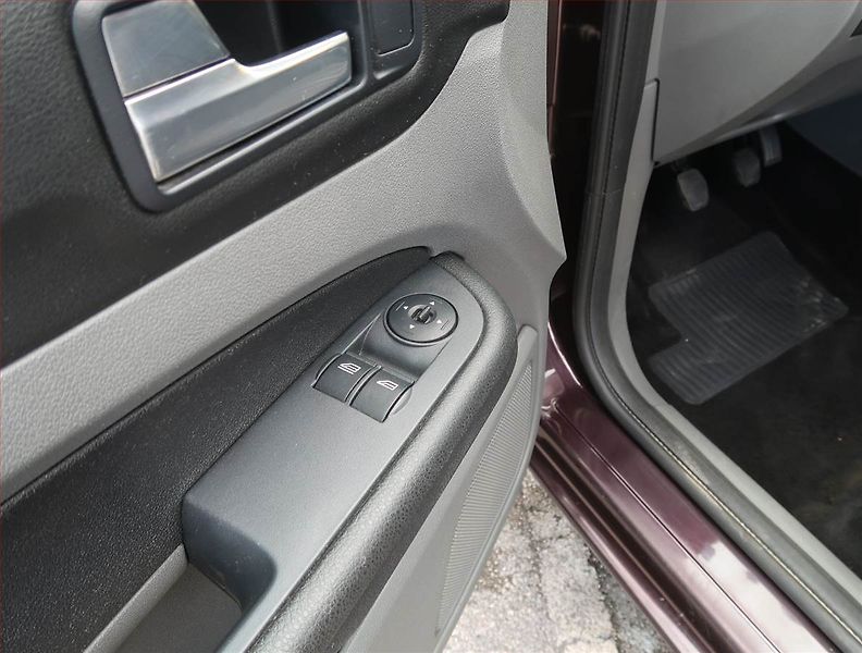 Ford Focus (2009) 1.6 16V, Serv.kniha, nová STK - fotka 16 z 16