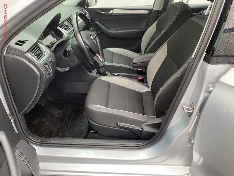 Škoda Rapid (2019) 1.0 TSI, ČR, AC, park.čidla - fotka 9 z 16