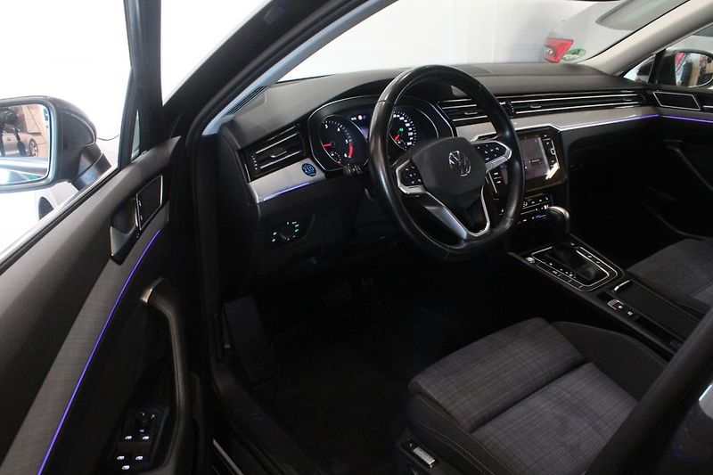 Volkswagen Passat (2020) 2.0TDI DSG Facelift Matrix  - fotka 16 z 34