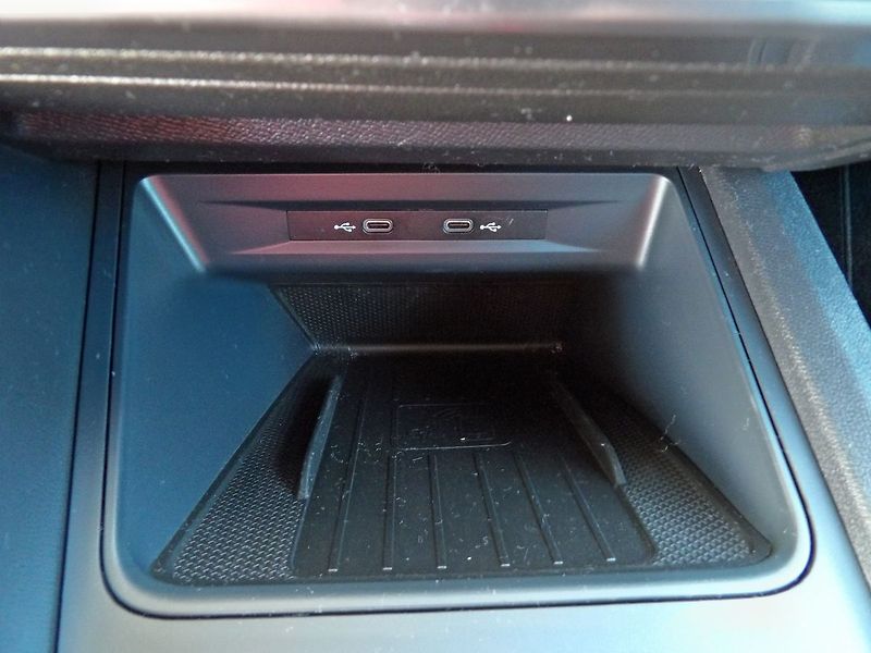 Cupra Formentor 1.5TSI DSG Virtual LED ACC - fotka 15 z 35