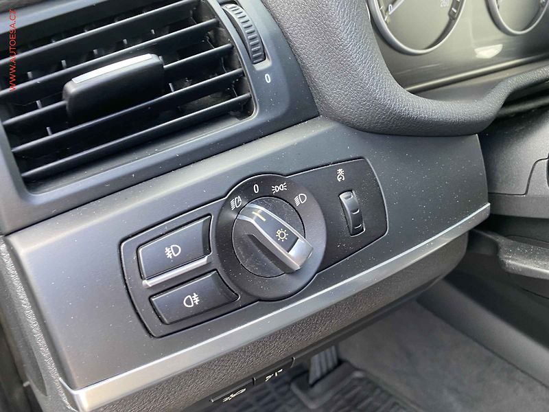 BMW X3 (2013) 3.0D xD, servis.kniha, AT - fotka 15 z 19