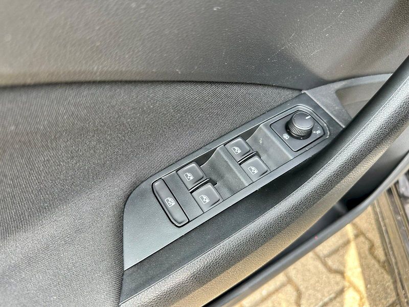 Škoda Kamiq (2023) 1.0 TSI 81 kW Monte Carlo DSG - fotka 9 z 23