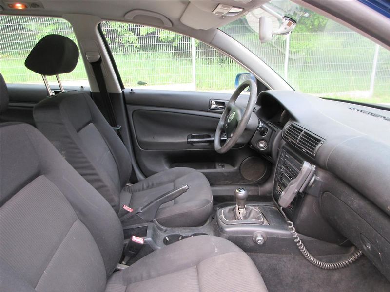 Volkswagen Passat 1,9 TDi, Klima, Vyhř. sed. - fotka 13 z 25