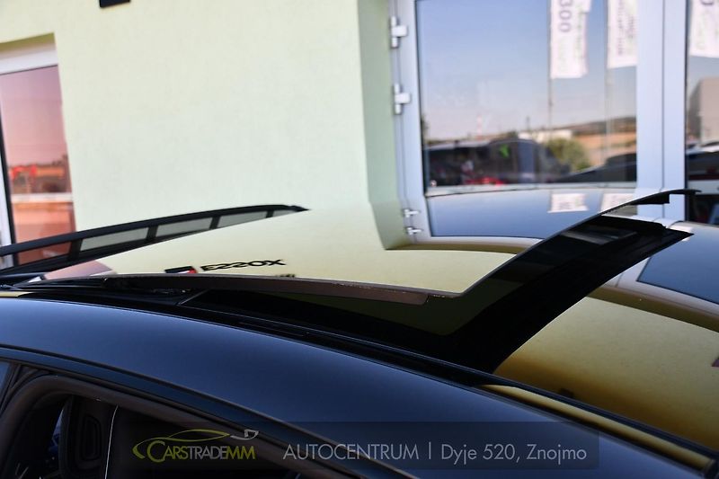 Mercedes-Benz EQE 350 4MATIC - fotka 19 z 52