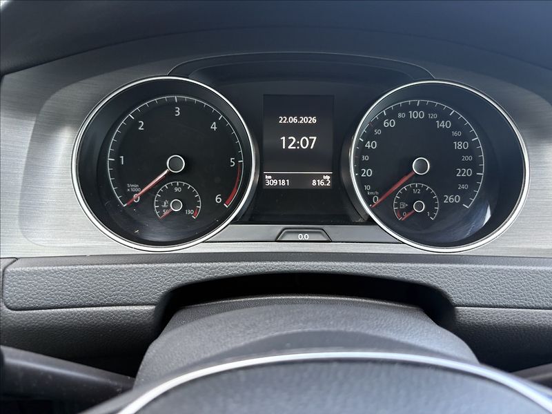 Volkswagen Golf 1,6 TDI rozvody spojka servis - fotka 15 z 33