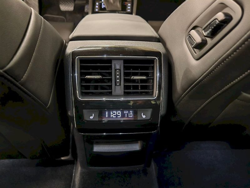 Škoda Superb (2024) 2.0 TSI 206 kW DSG 4x4 L&K - fotka 23 z 28