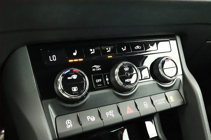 Škoda Karoq (2024) Sportline 1.5 TSI - fotka 14 z 17
