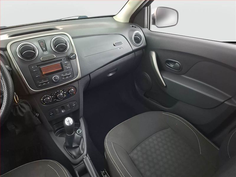 Dacia Logan (2014) 0.9 TCe, Park. senzory - fotka 8 z 14