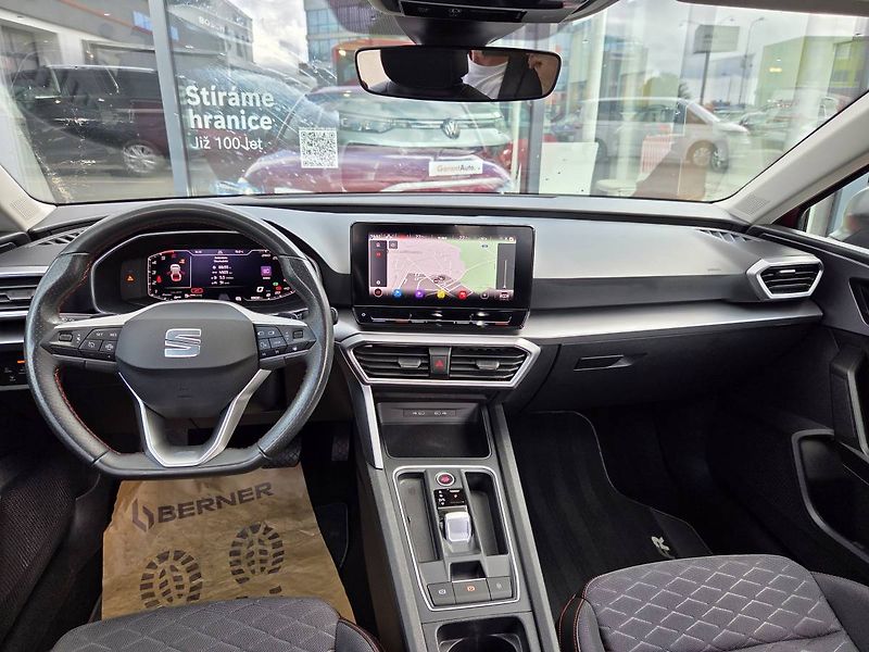 Seat Leon ST 2.0 TDI DSG FR - fotka 13 z 40