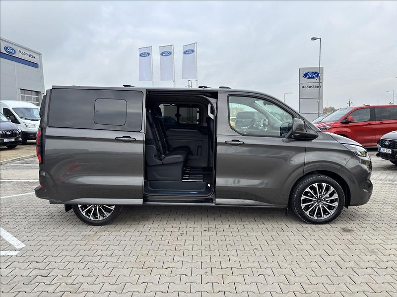 Ford Tourneo Custom 2,0 125kW Titanium X AWD L1 - fotka 14 z 47
