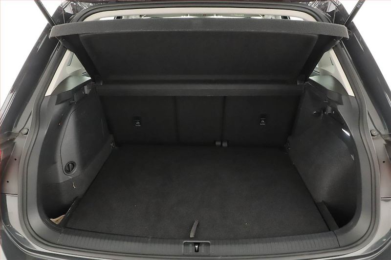 Volkswagen Tiguan (2022) 1.4 TSI eHybrid - fotka 11 z 19