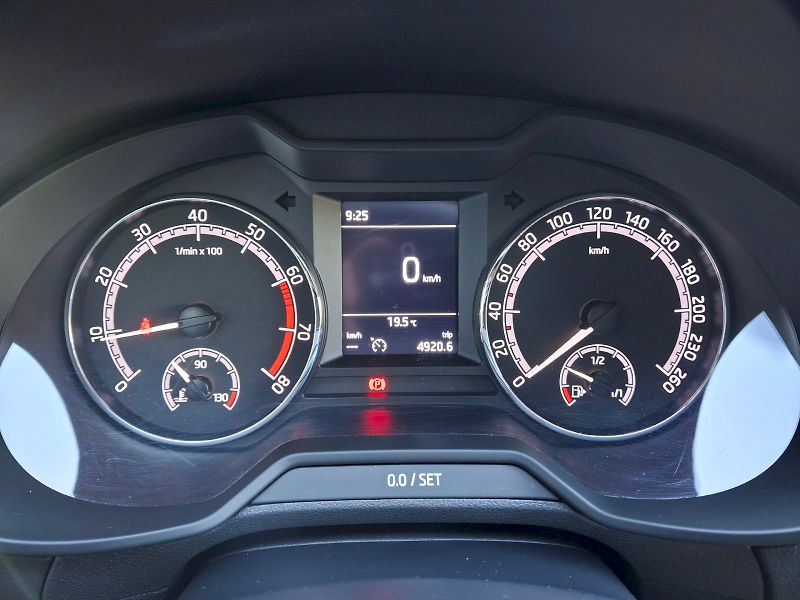 Škoda Octavia (2019) Ambition 1,5TSi 110kW - fotka 16 z 30