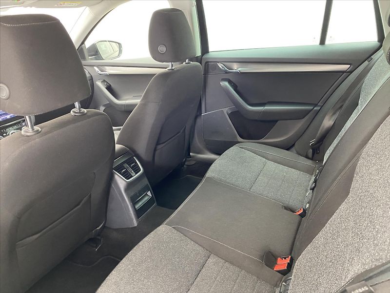 Škoda Octavia 1,5 TSI 110kW Ambition - fotka 6 z 28