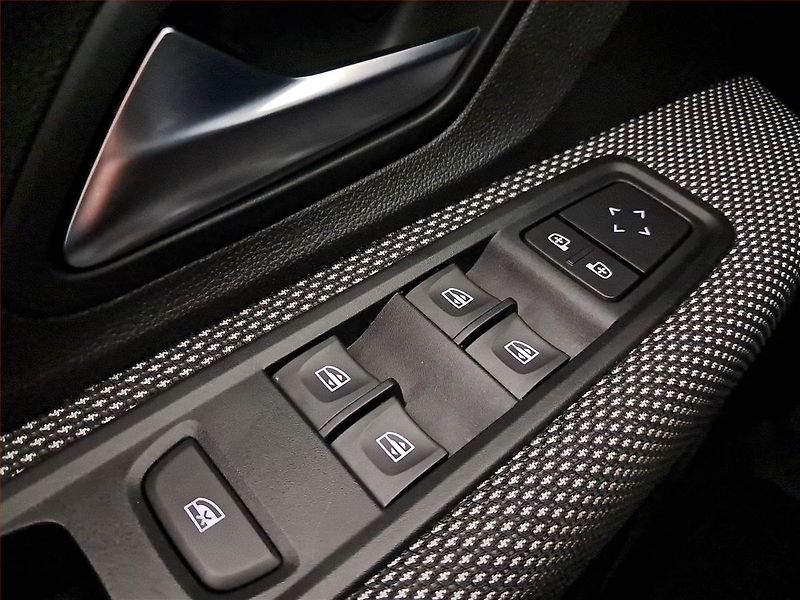 Dacia Sandero (2021) 1.0 TCe, Automat, ČR,1.maj - fotka 19 z 19