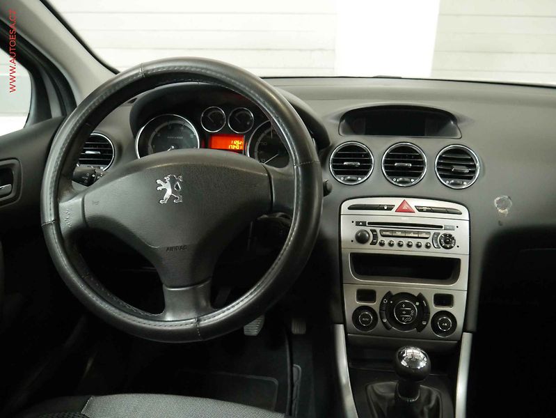 Peugeot 308 (2007) 1.6i, AC - fotka 11 z 15
