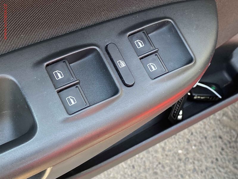 Škoda Octavia (2013) 2.0TDi, DSG, xenon - fotka 11 z 19