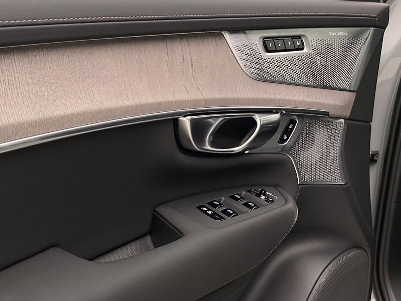 Volvo XC90 (2026) T8 AWD Plug-in DARK PLUS 7m - fotka 31 z 75