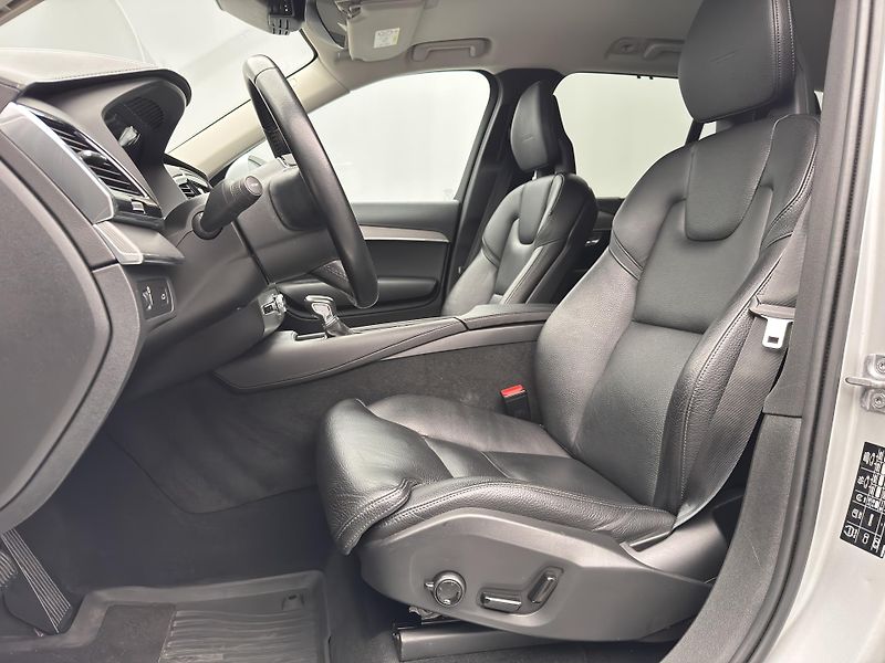 Volvo XC90 T6 AWD INSCRIPTION CZ 1.maj - fotka 4 z 47