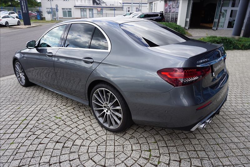 Mercedes-Benz Třídy E 3,0 AMG E 53 4MATIC+ - fotka 5 z 21
