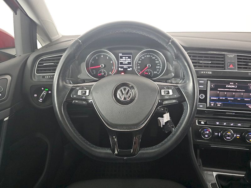 Volkswagen Golf (2018) 1.0TSI 81kW 6MT - fotka 8 z 28