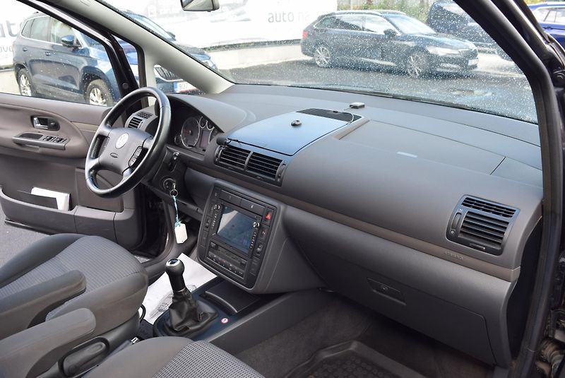 Volkswagen Sharan (2009) 1.9TDI 85kw 4MOTION BUSINESS  - fotka 32 z 43