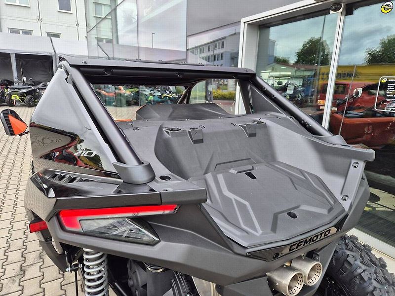 CFMOTO Gladiator Z1000 (2026) Gladiator Z10 TURBO - fotka 16 z 57