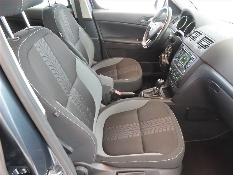 Škoda Yeti (2014) Ambition 1.8 TSI, 4X4 - fotka 9 z 17