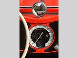 Krása a elegance starých strojů na veteránské vyjížďce plzeňského Veteran Car Clubu v Radobyčicích.