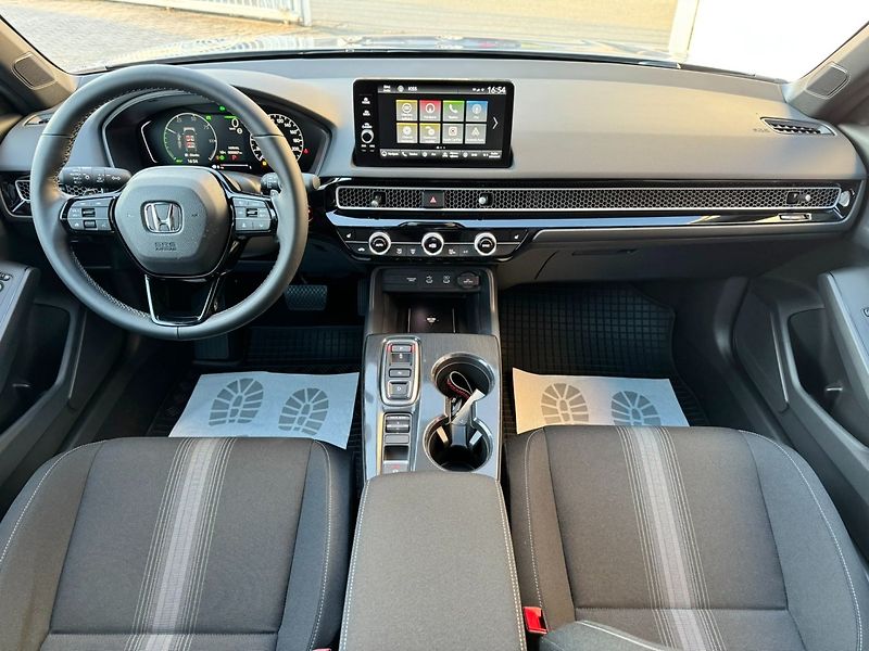 Honda Civic (2026) 2.0e:HEV ELEGANCE SKLADEM - fotka 3 z 13